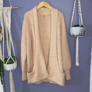 NWOT ✨❗️ ACCEPTING ALL OFFERS EVERYTHING MUST GO❗️✨ Blush eyelash sweater